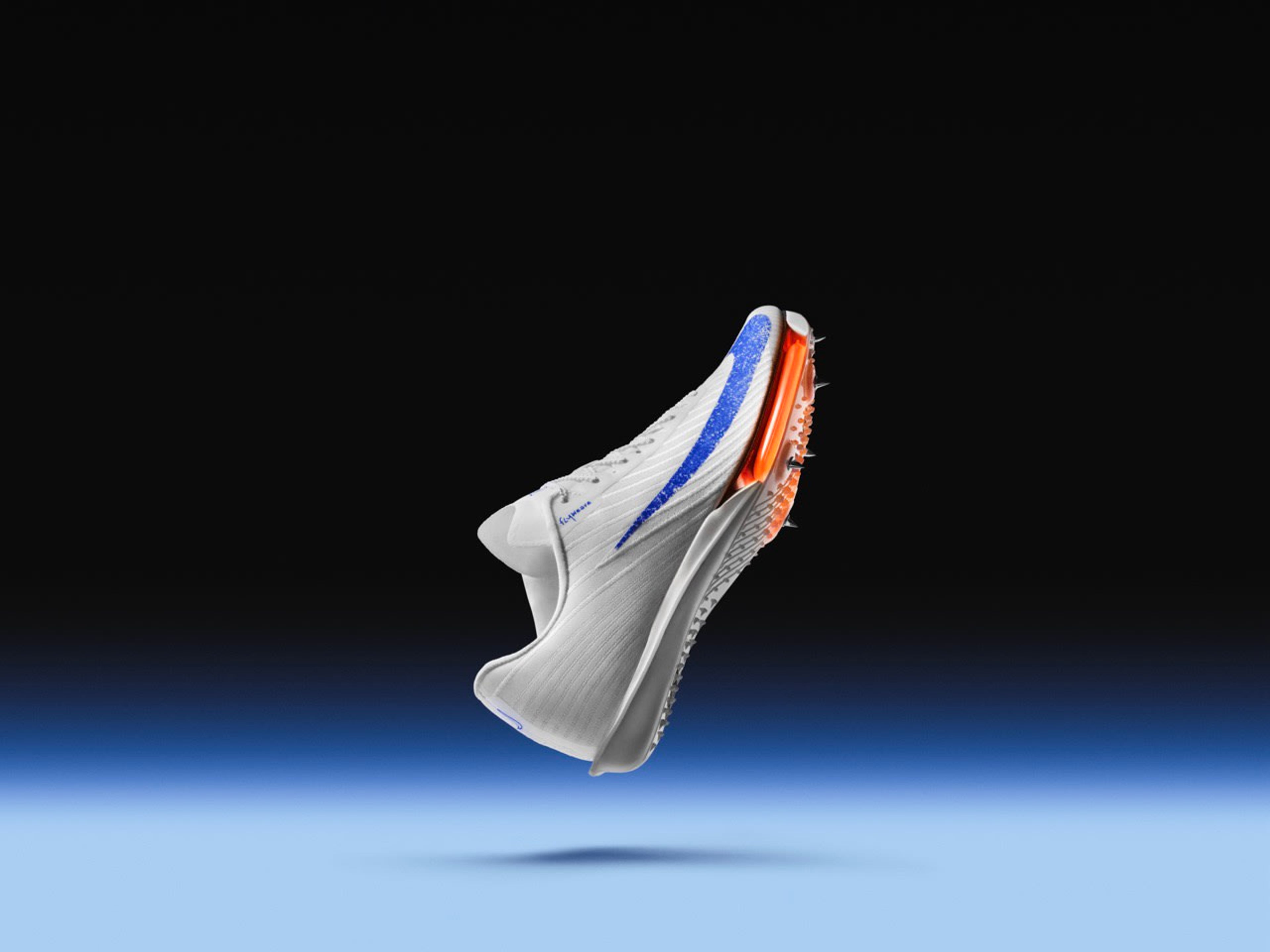 Right view of the Maxfly 2 in sail color