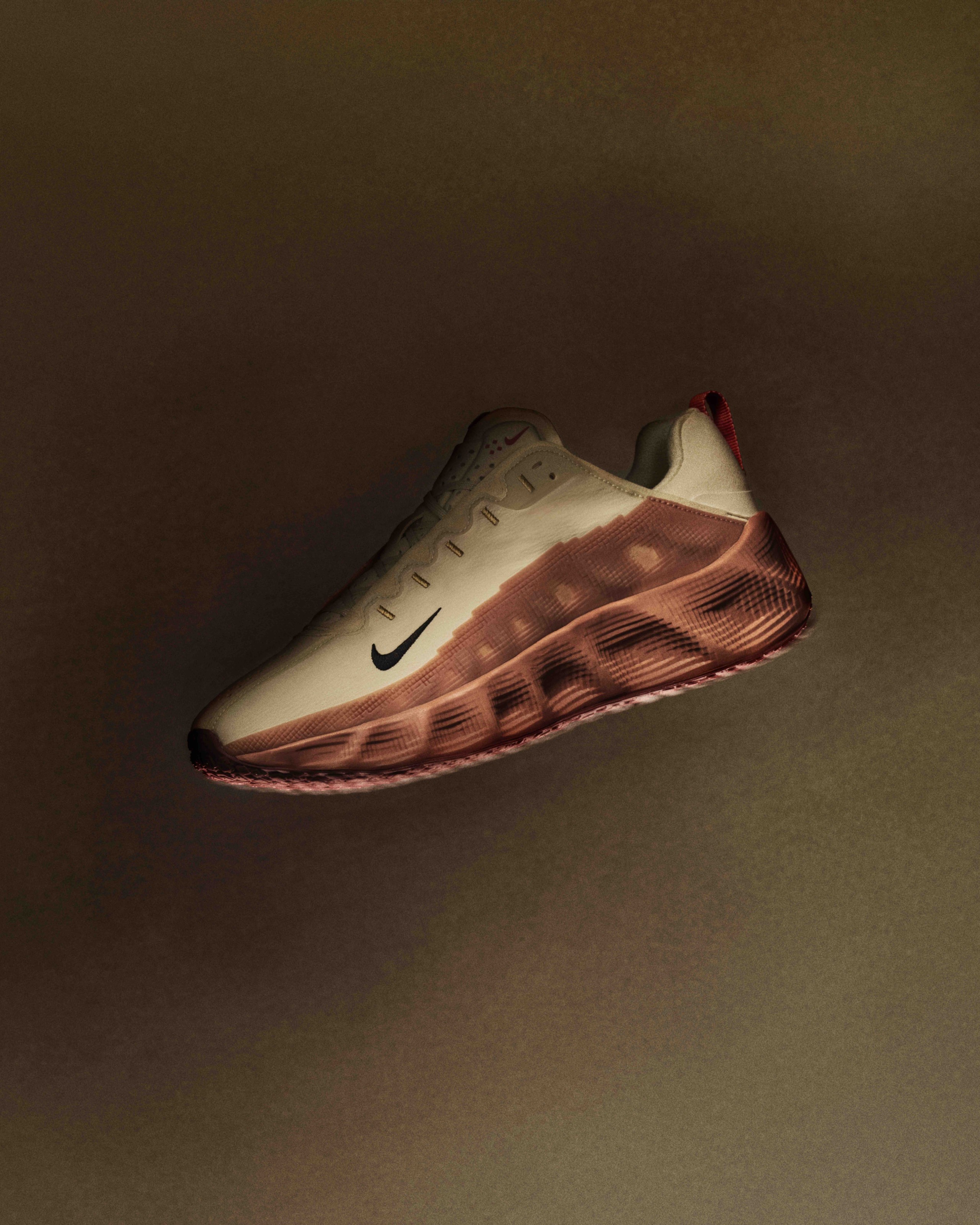 ナイキ エイバ ローバーの革新的な性能がストリートで活躍する — NIKE ナイキ エイバ ローバーの革新的な性能がストリートで活躍する — NIKE