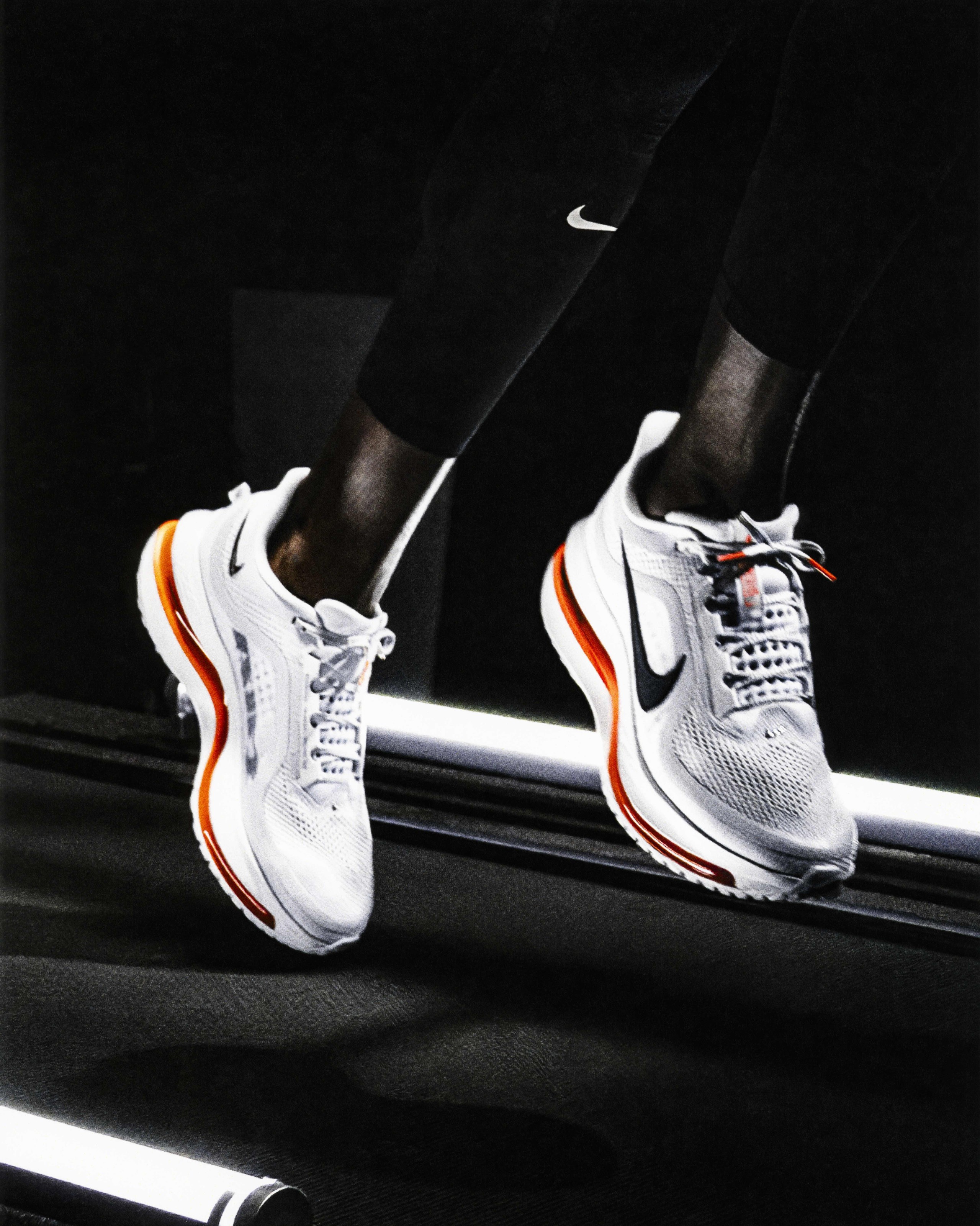 ナイキ ペガサス プレミアム:新感覚のZoom — NIKE, Inc. ナイキ ペガサス プレミアム:新感覚のZoom — NIKE, Inc.